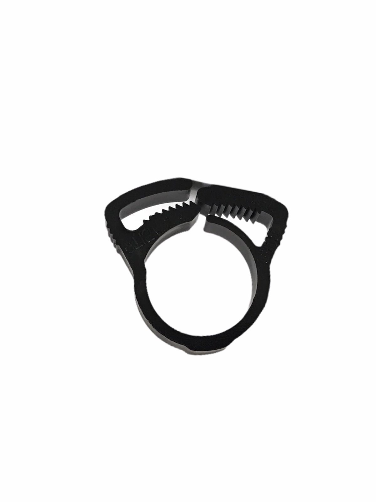 مشبك تثبيت خرطوم بولي 13 ملم – Clamp Polypipe 13mm لتأمين خراطيم الري بالتنقيط